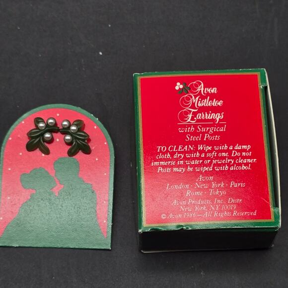 Avon 1981 Holly Berry Earrings In Box Green Cream Vintage Christmas Winter - Picture 5 of 7